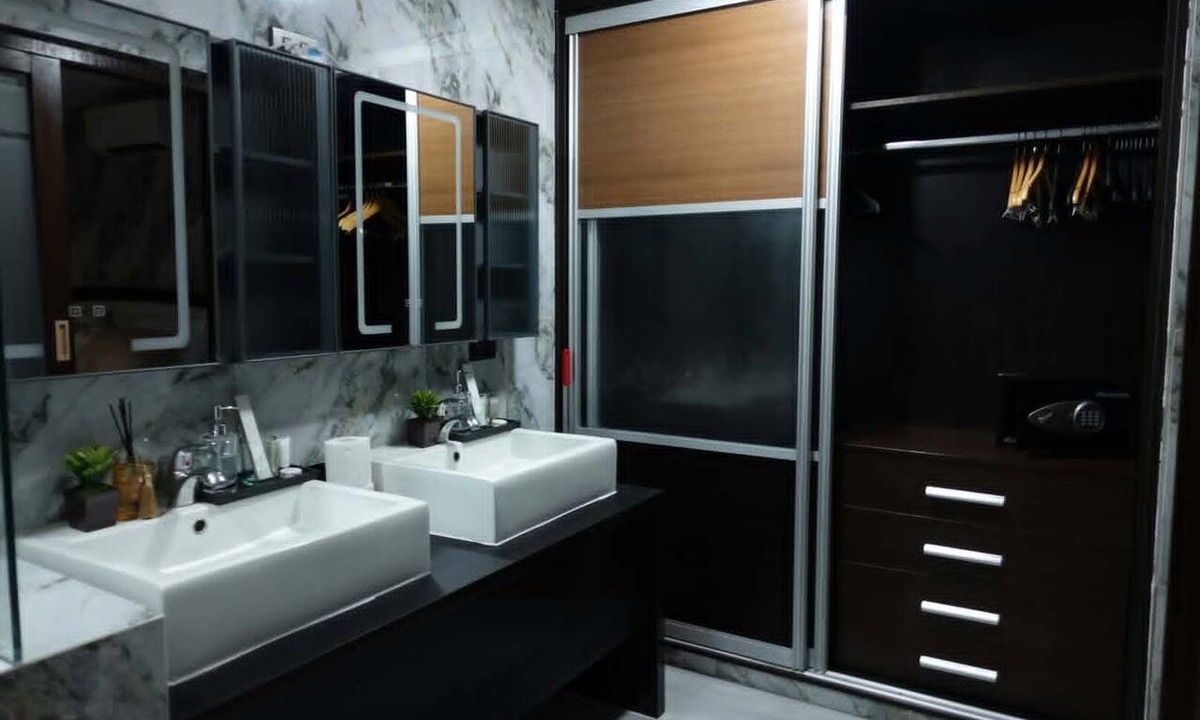 Malabanias Condo | Spacious fully self-contained 1-bedroom condo in Angeles City near Clark