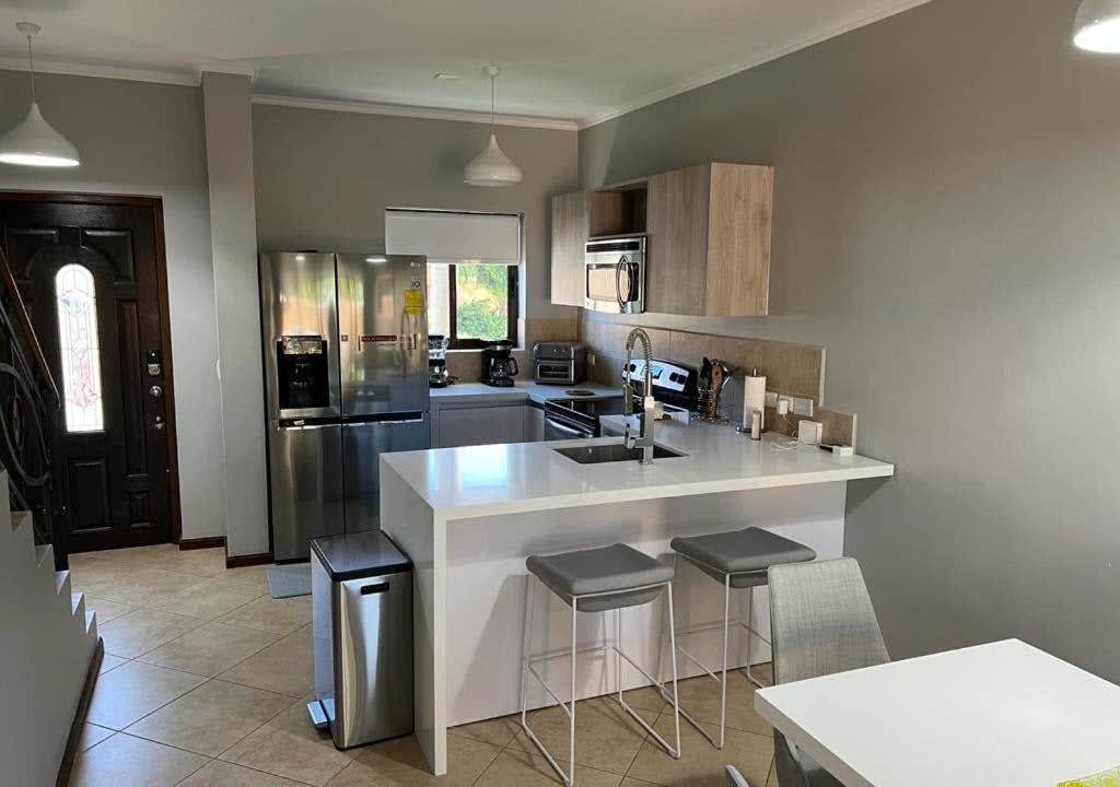 Gold Coast House | Special house in gold coast with private jacuzzi
