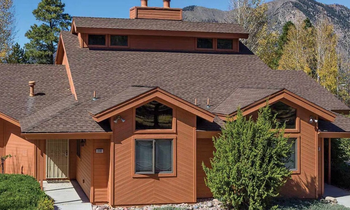 Flagstaff Resort | SPECIAL PRICING! 2-bedroom resort in Flagstaff, Arizona with mountain view