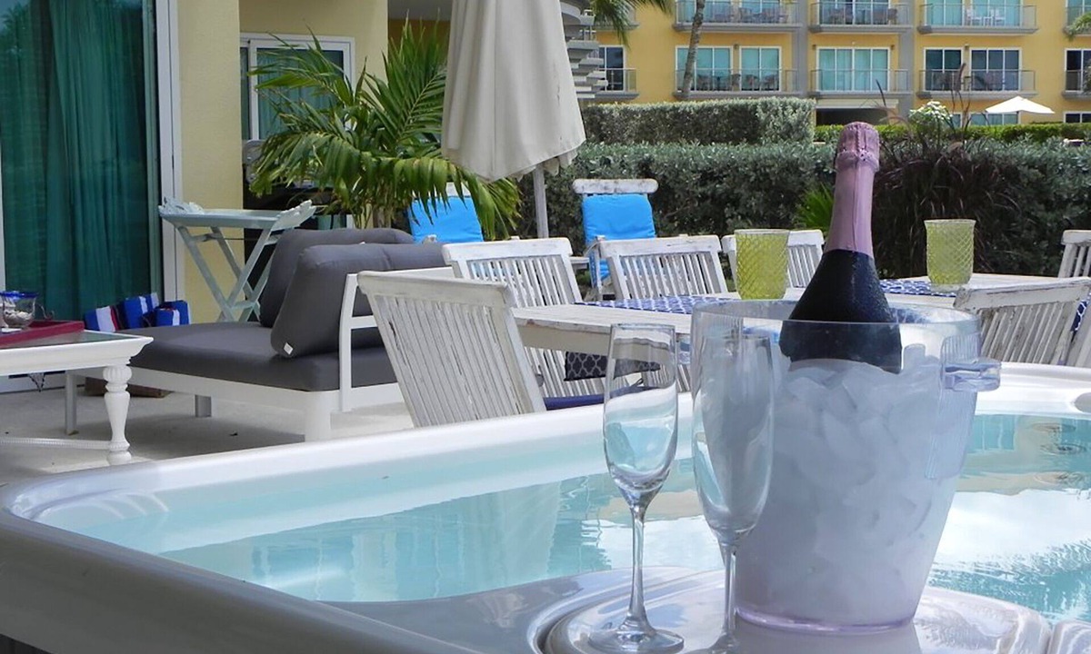 Oranjestad-West Apartment | Spectacular Ground Floor Apt. w/grill, Jacuzzi and Private Terrace