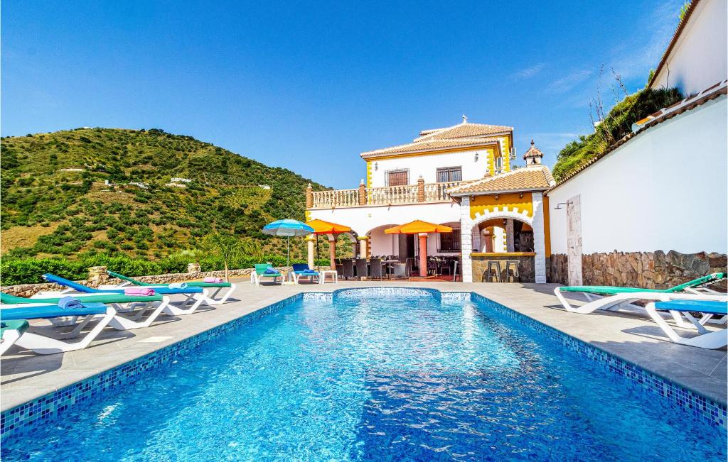 Sayalonga House | Stunning Home In Sayalonga With 6 Bedrooms, Wifi And Outdoor Swimming Pool