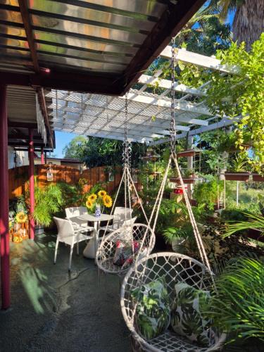 Santa Cruz Bed & Breakfast | Sun and Shade Apartment