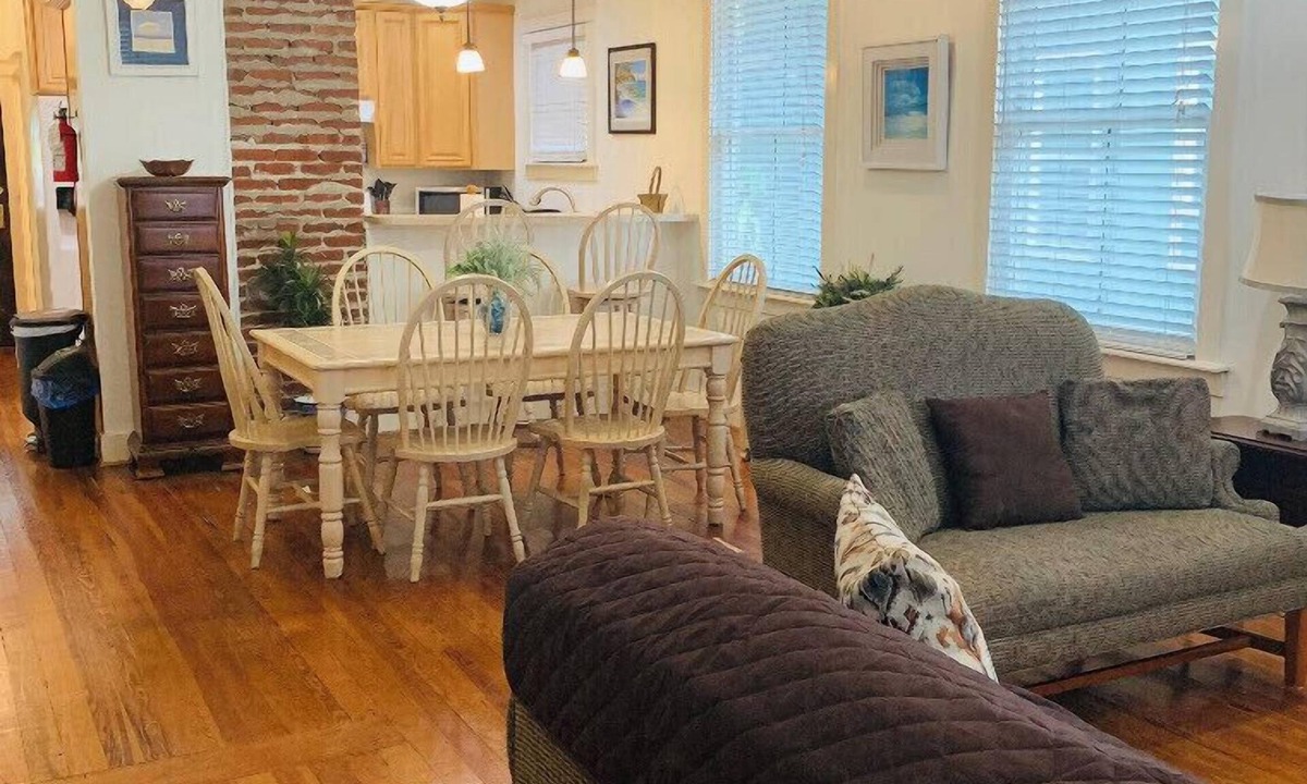 Downtown Historic District House | Three Bedroom, Sanitized, Pet Friendly Bungalow