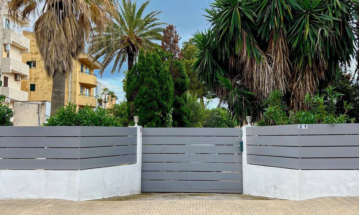 Cala Bona House | Traditional Mallorcan house 70 meters from the beach!