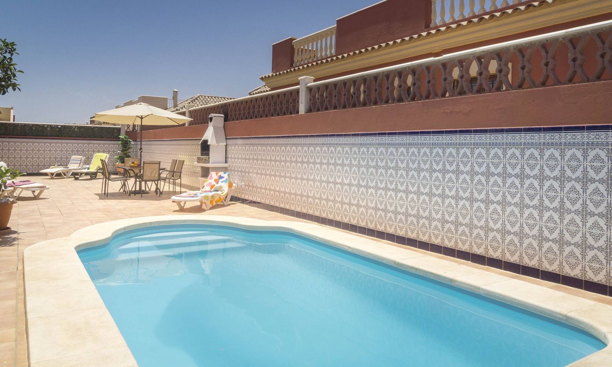 Corralejo Villa | Villa Bondo: Sleeps 6. Private Heated Pool, Wifi, BBQ, Close to Amenities