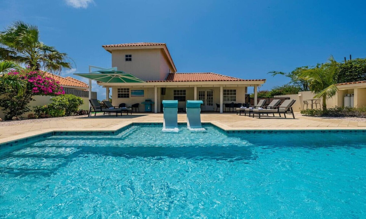 Boroncana Villa | Villa con Torre by Bocobay Tranquil Luxe Villa