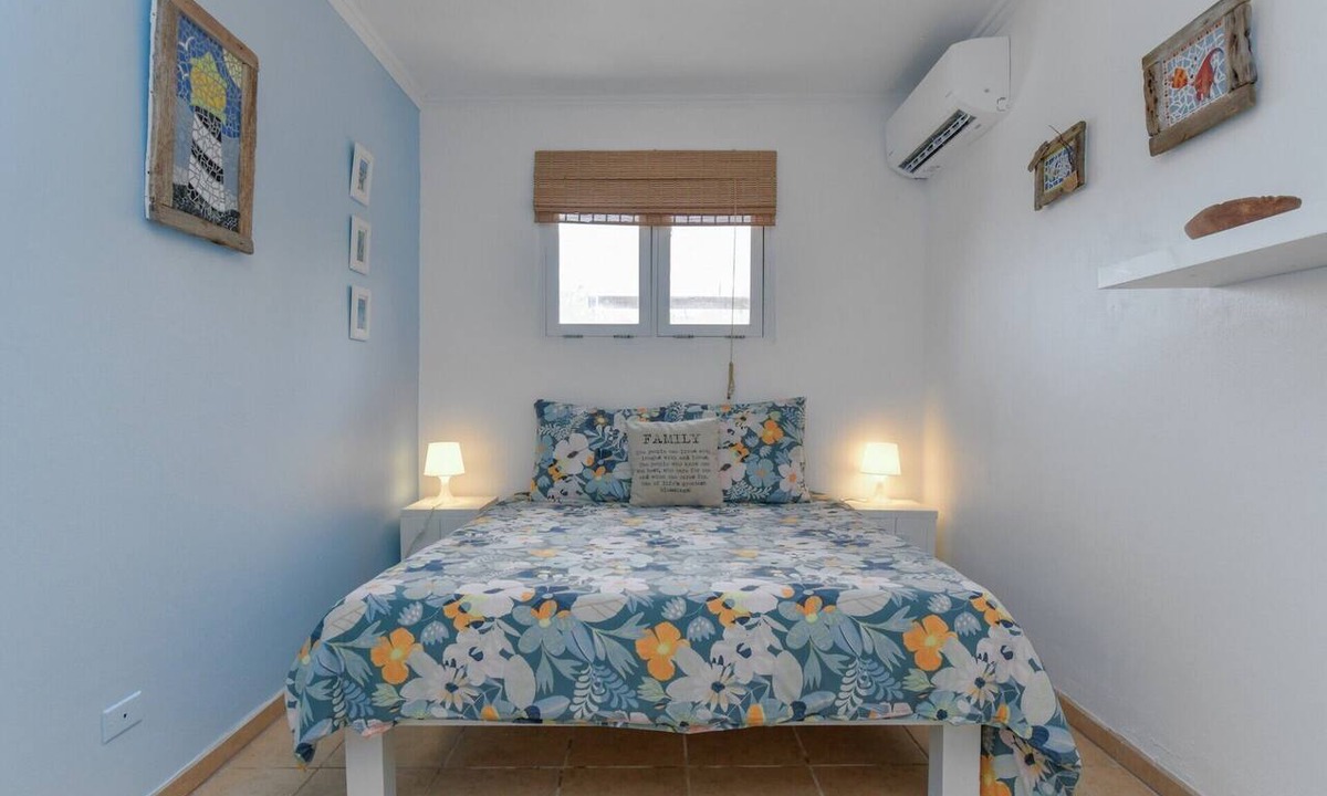 Santa Cruz House | Villa Luna LLena located in the Jamanota hills of Aruba's Arikok National park