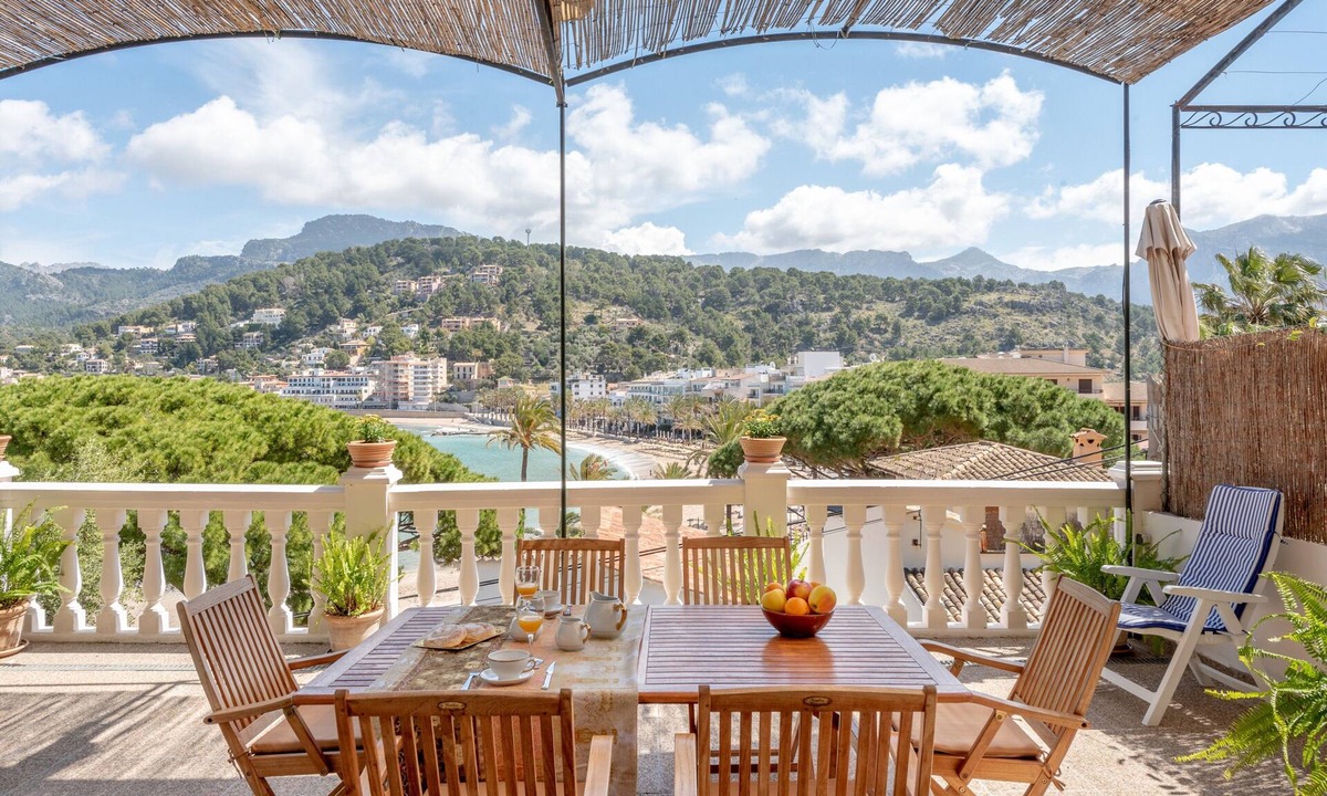 Puerto de Soller House | Villa on the Beach with Sea View in Port de Soller. Garden and Wi-Fi