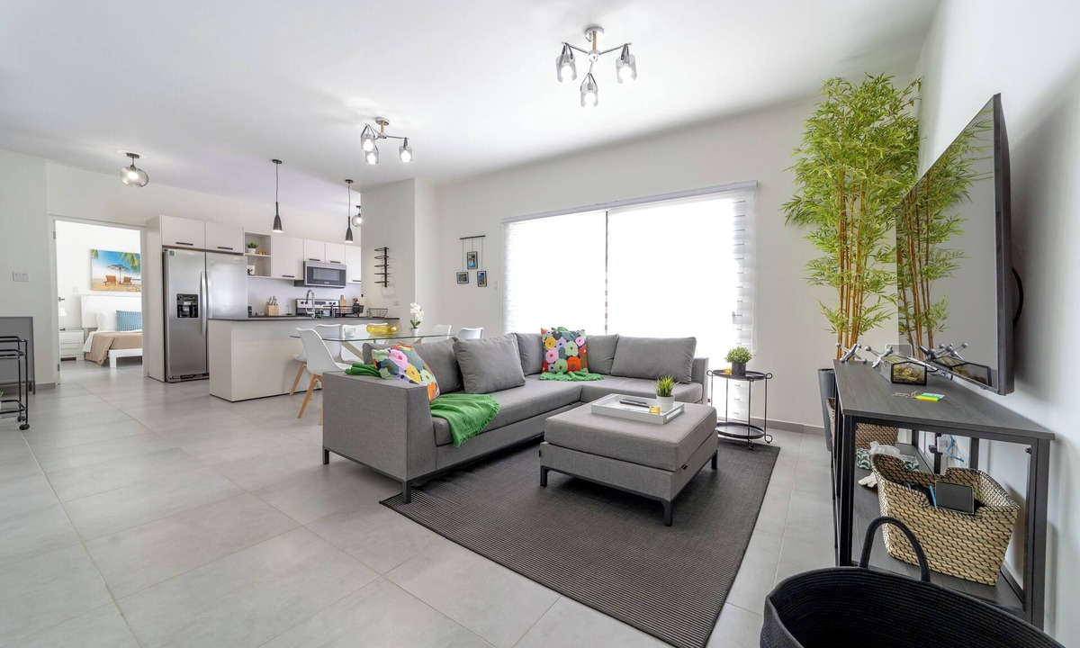 Gold Coast Condo | Villa Tramonto Modern 3BDR near the beach