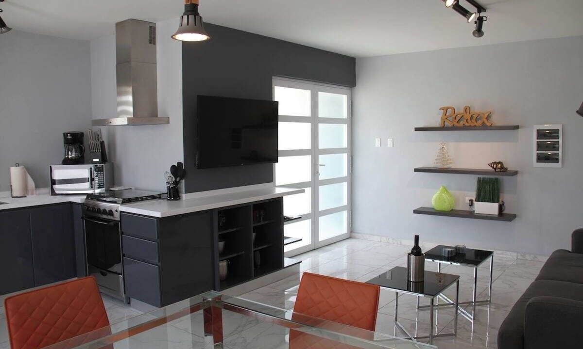 Oranjestad-West Apartment | Xevize Apartment 4-Modern 2BRD-1BTH-perfect location