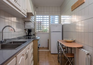 AA-1 Cozy apartment in the center with pool.