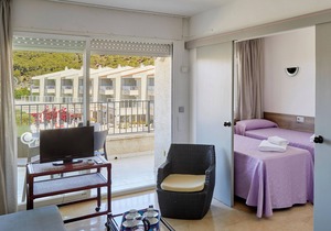 APARTMENT (3 ADULTS + 2 CHILDREN) POOL VIEW
