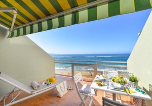 Beachfront Apartment Las Canteras LM52YY by VillaGranCanaria
