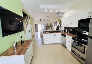Eagle Beach Condominiums Lime