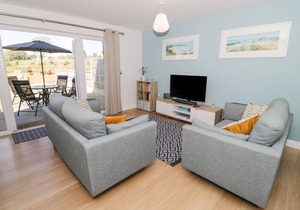 Cabin ∙ 2 bedrooms ∙ 4 guests in Llanfair-Mathafarn-Eithaf