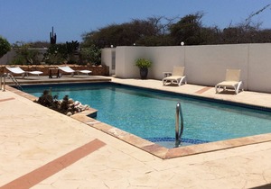 La Dolce Vita Apartments,elegant 3 bedroom 2 steps from Arashi Beach!