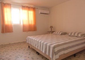 La Dolce Vita Apartments,elegant 3 bedroom 2 steps from Arashi Beach!