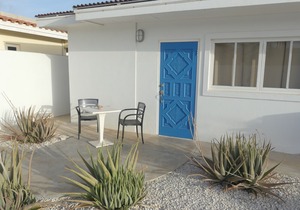 La Dolce Vita Apartments,elegant 3 bedroom 2 steps from Arashi Beach!