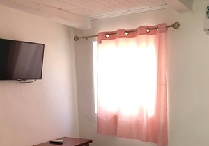 Lovely apartment with a pool & BBQ area to enjoy