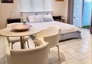 Lovely Malmok Beach Studio with Private Entrance