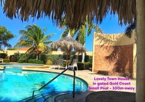 Lovely TownHouse in Gated Gold Coast