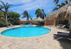 Luxury 1 bdrm boutique Condo in Gold Coast -Malmok
