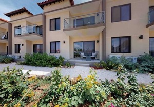 Luxury 1 bdrm boutique Condo in Gold Coast -Malmok 188A