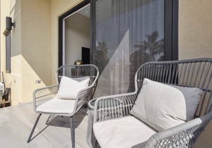 Luxury 1 bdrm boutique Condo in Gold Coast -Malmok