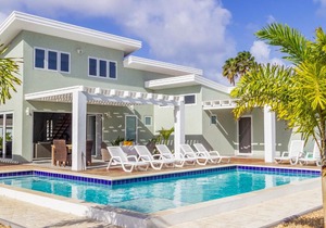 Malmok Beach Break Villa