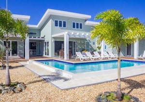 Malmok Beach Break Villa