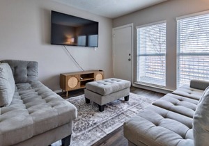 Pet Friendly 2BR, Sleeps 4, near Sweet Auburn Market