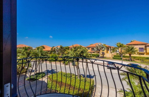 Gold Coast House | 100 m² House ∙ 2 bedrooms ∙ 4 guests