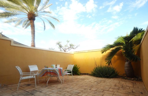 Kamay House | 2 Bedroom Townhouse at Gold Coast, Close to the beaches of Aruba