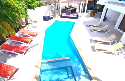 Noord Villa | 2- Bedroom vacation Villa Aruba, pool, walking distance to Eagle Beach!