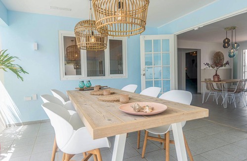 Oranjestad Villa | 250 m² Villa ∙ 3 bedrooms ∙ 6 guests