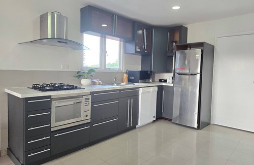 Noord Apartment | 3- Bedroom vacation apartment Aruba, pool, walking distance to Eagle Beach!