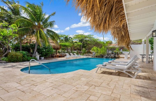 Malmok House | 3 Mins to Beach & 6BR Villa w/Exclusive Pool at Boca Beach House by Bocobay