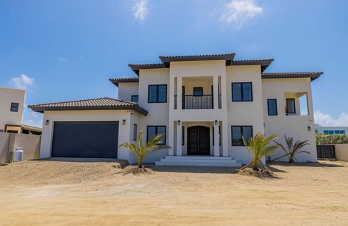 Malmok Villa | 300 m² Villa ∙ 5 bedrooms ∙ 12 guests