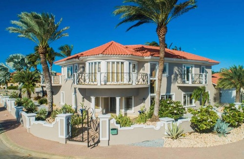 Opal Villa | 350 m² Villa ∙ 4 bedrooms ∙ 10 guests
