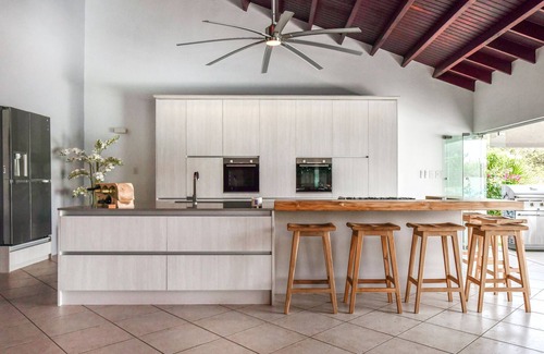 Alto Vista Villa | "Aruba Oasis: Stunning 14-Person Villa on VRBO!"
