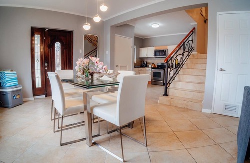 Gold Coast House | Beautiful 4 Bedroom House in Aruba