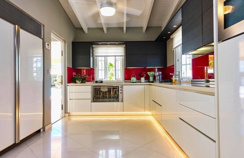 Oranjestad Villa | Casa Afour - 5BR Villa