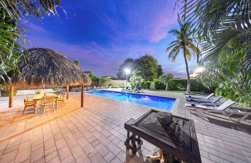 Kamay Apartment | Deluxe Studio w/King Size Bed & Sofa - Large Pool
