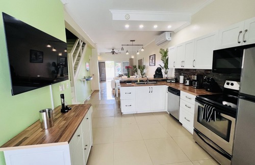 Oranjestad-West Apartment | Eagle Beach Condominiums Lime