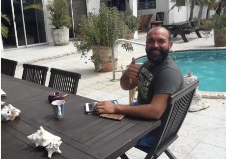 Ponton Hostel | FIRST DAY HOSTEL on ARUBA