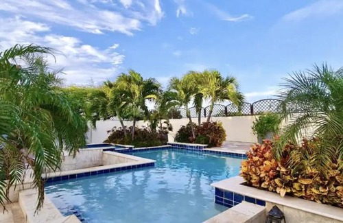 Malmok Apartment | Lovely Malmok Beach Studio with Private Entrance