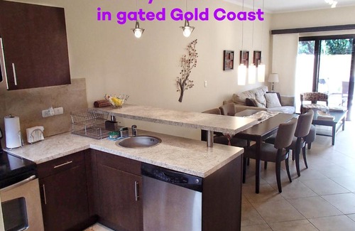 Kamay House | Lovely TownHouse in Gated Gold Coast