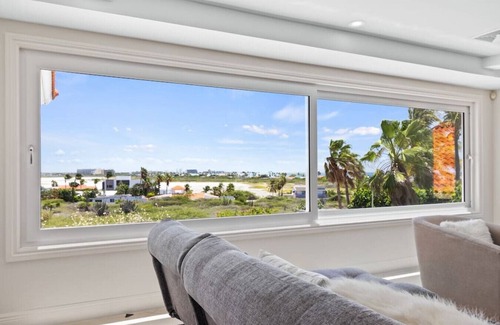 Malmok House | Luxurious Villa w/Stunning Ocean Views at Aruba Beach Retreat by Bocobay