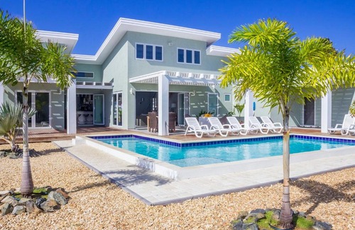 Malmok Villa | Malmok Beach Break Villa