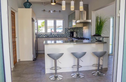 Malmok Villa | Malmok Beach Break Villa